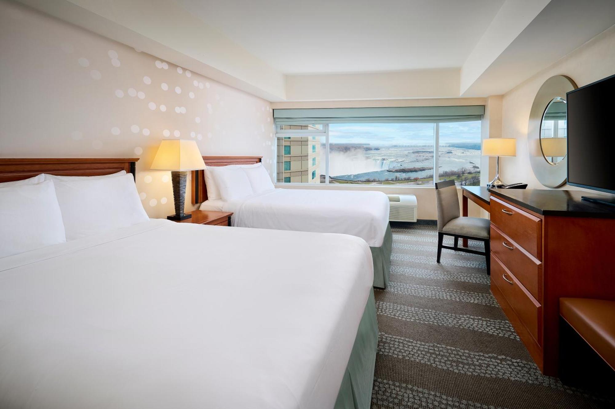 Fallsview & Hotel Niagara Falls